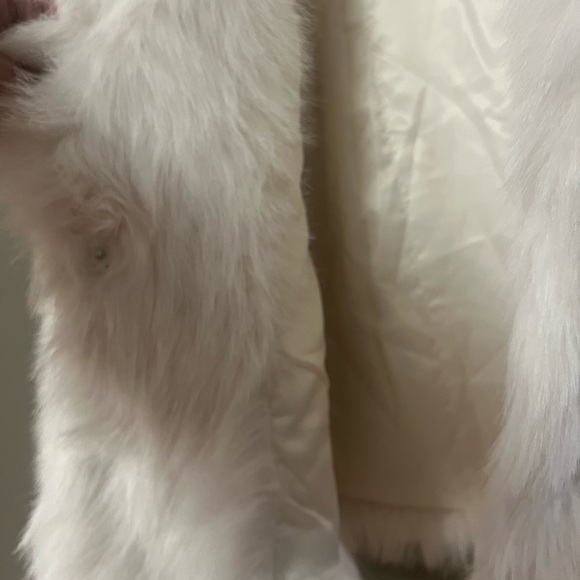 Abercrombie & Fitch Cream faux fur coat - Picture 9 of 10